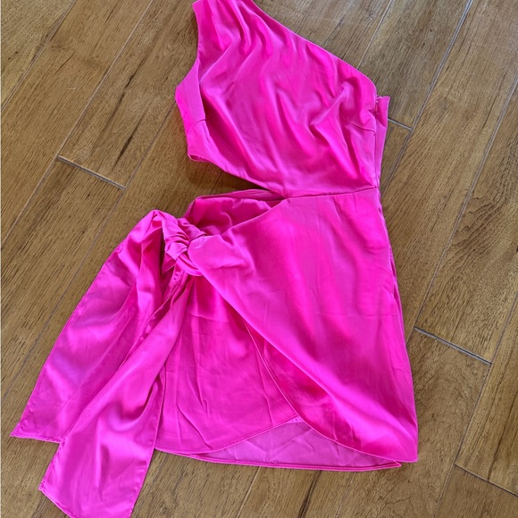 Superdown Crystal Pink One-Shoulder mini dress - Picture 2 of 10